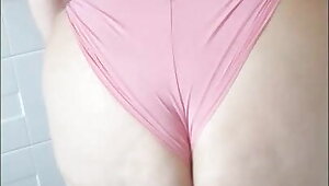 Black leggings & pink sexy panty flashing in the kitchen